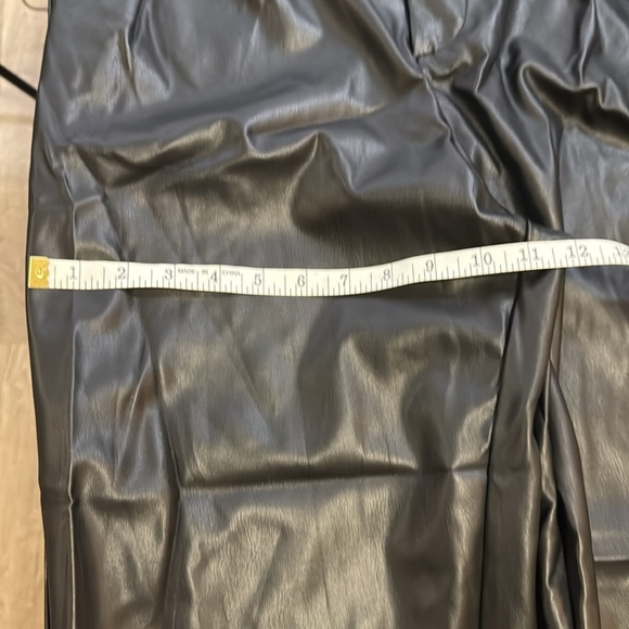 NWTs Who What Wear Pleather like pants. With matching belt. Front pockets. - Picture 9 of 11